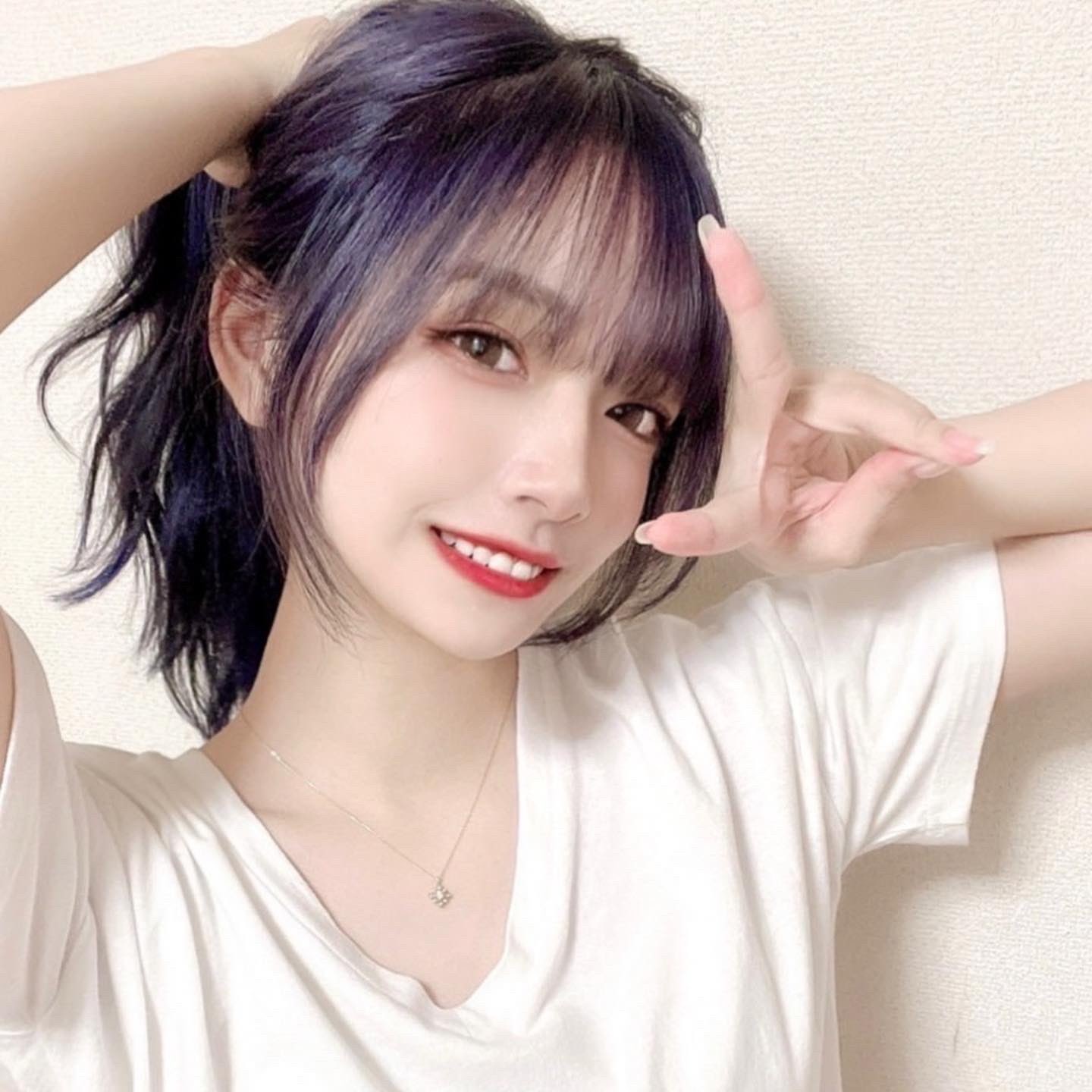 紫の髪色にしているみーまる